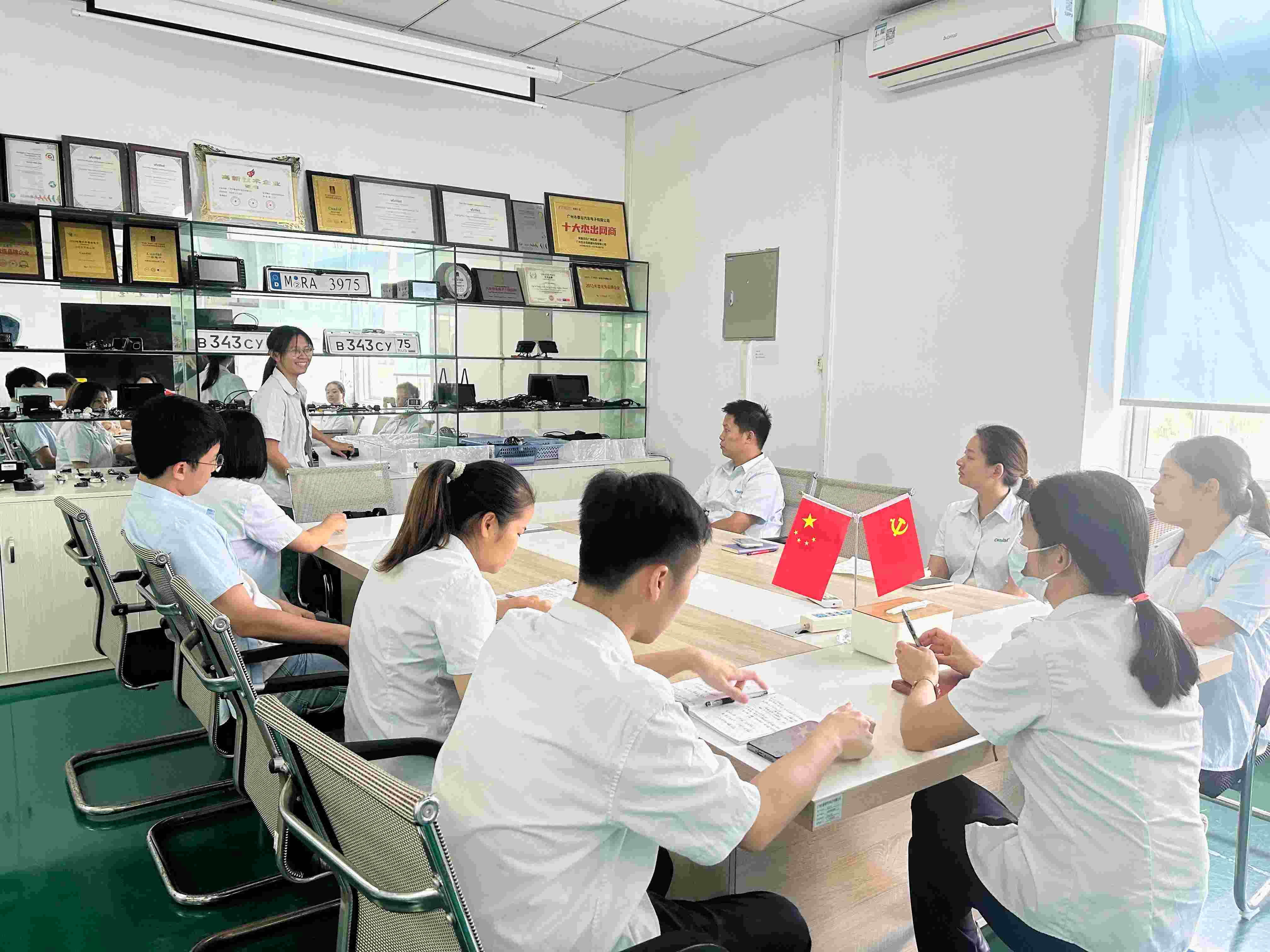 Práctica previa a la feria de electrónica de Hong Kong: sincera