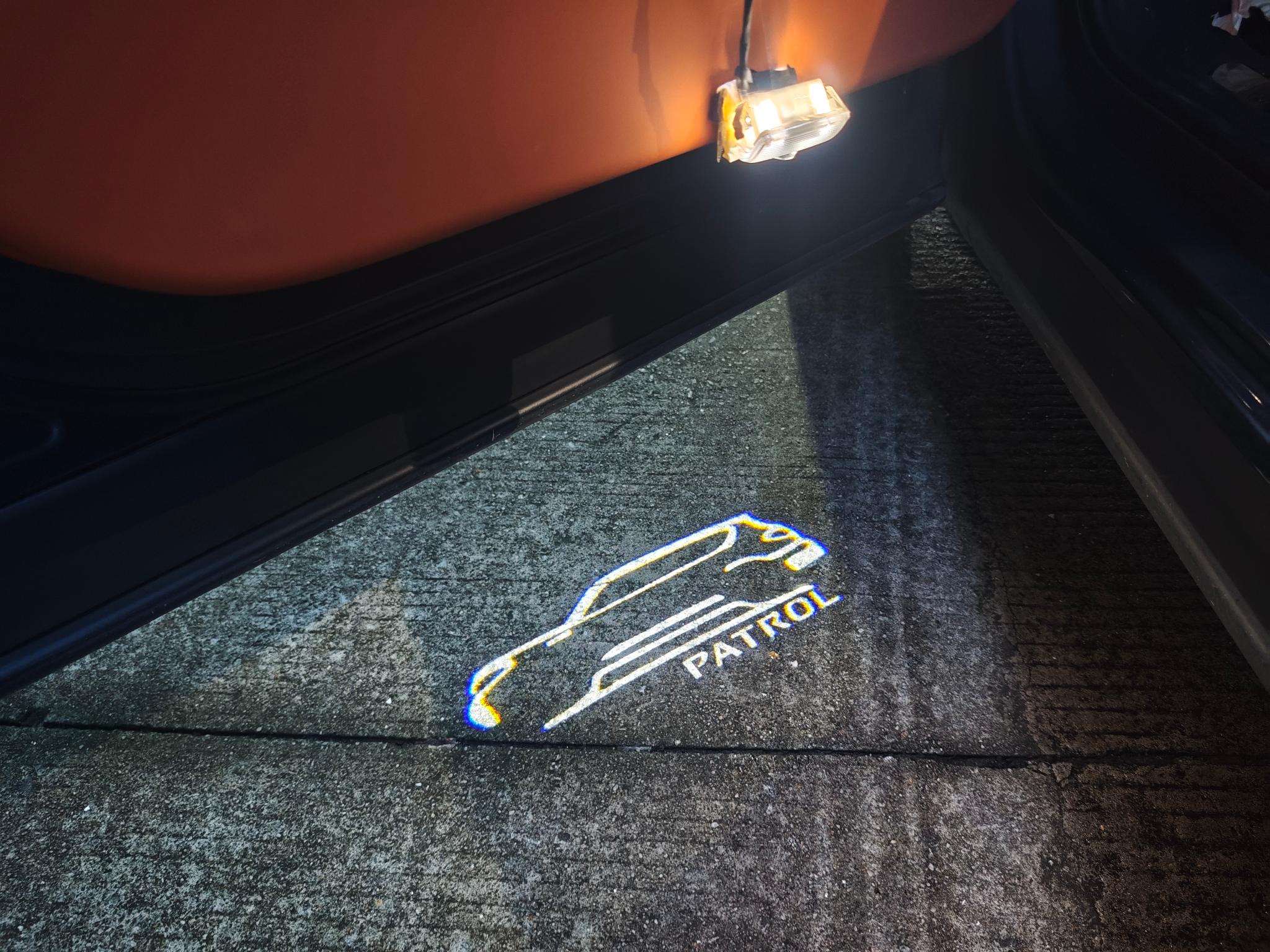 Luces de bienvenida universales y personalizadas para coche